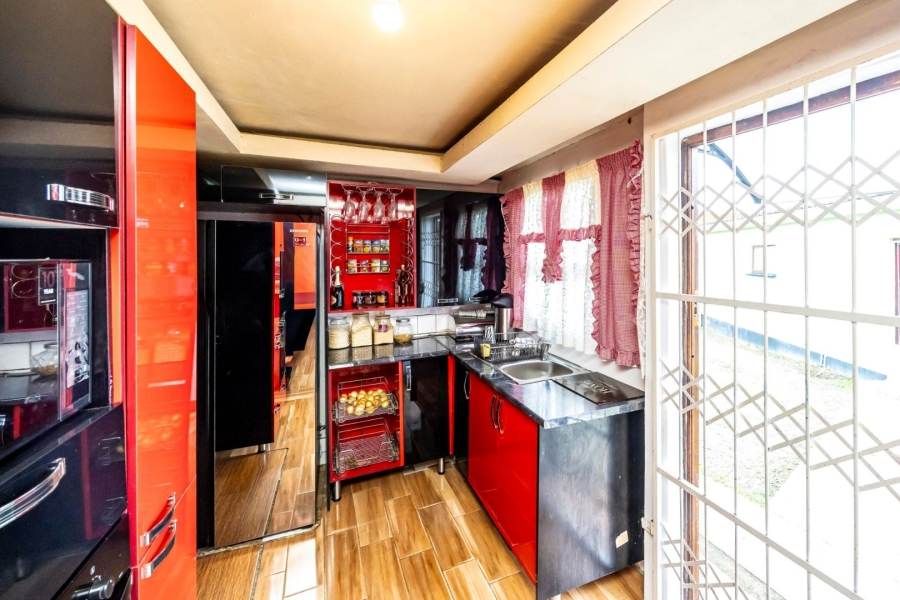 3 Bedroom Property for Sale in Sunnyridge Eastern Cape